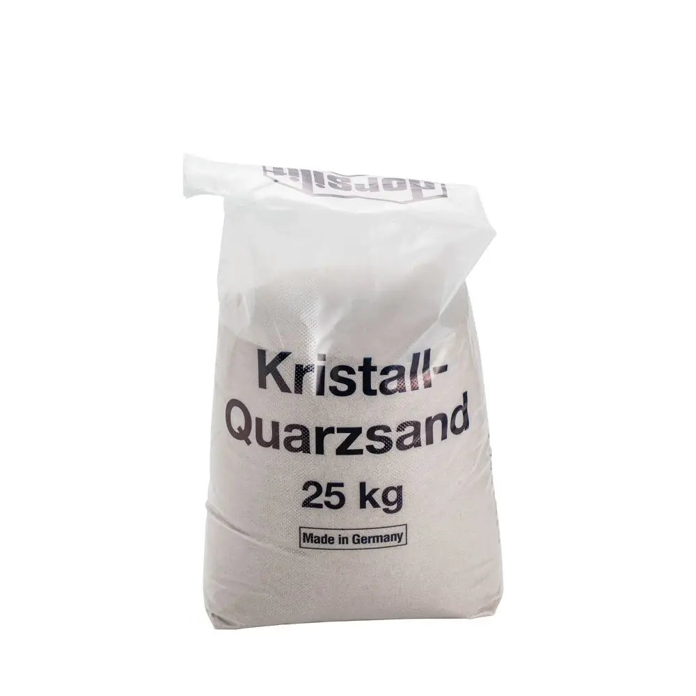 Sack mit Quarzsand, beschriftet mit "Kristall-Quarzsand", 25 kg, hergestellt in Deutschland. BWT-Marke auf dem oberen Teil der Verpackung sichtbar.